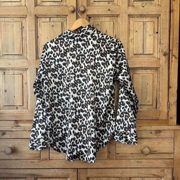 Victoria's Secret Medium Leopard Print Pajama Top - Flawed Missing Buttons - Picture 5 of 12